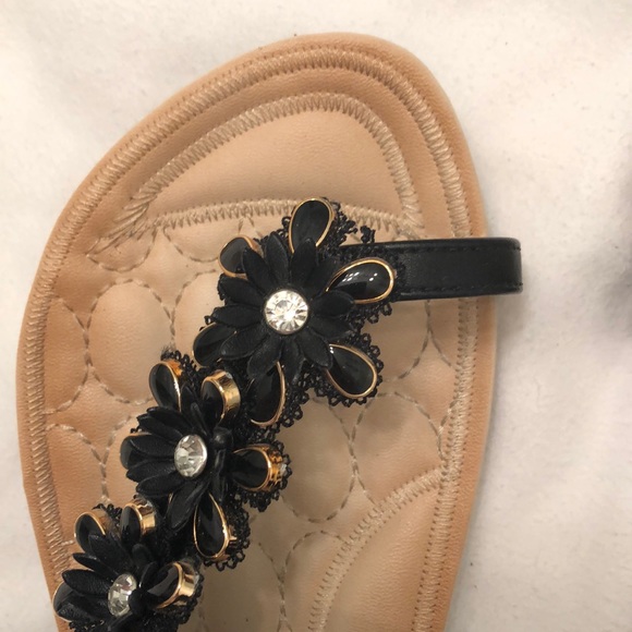 Sandals - Picture 3 of 5